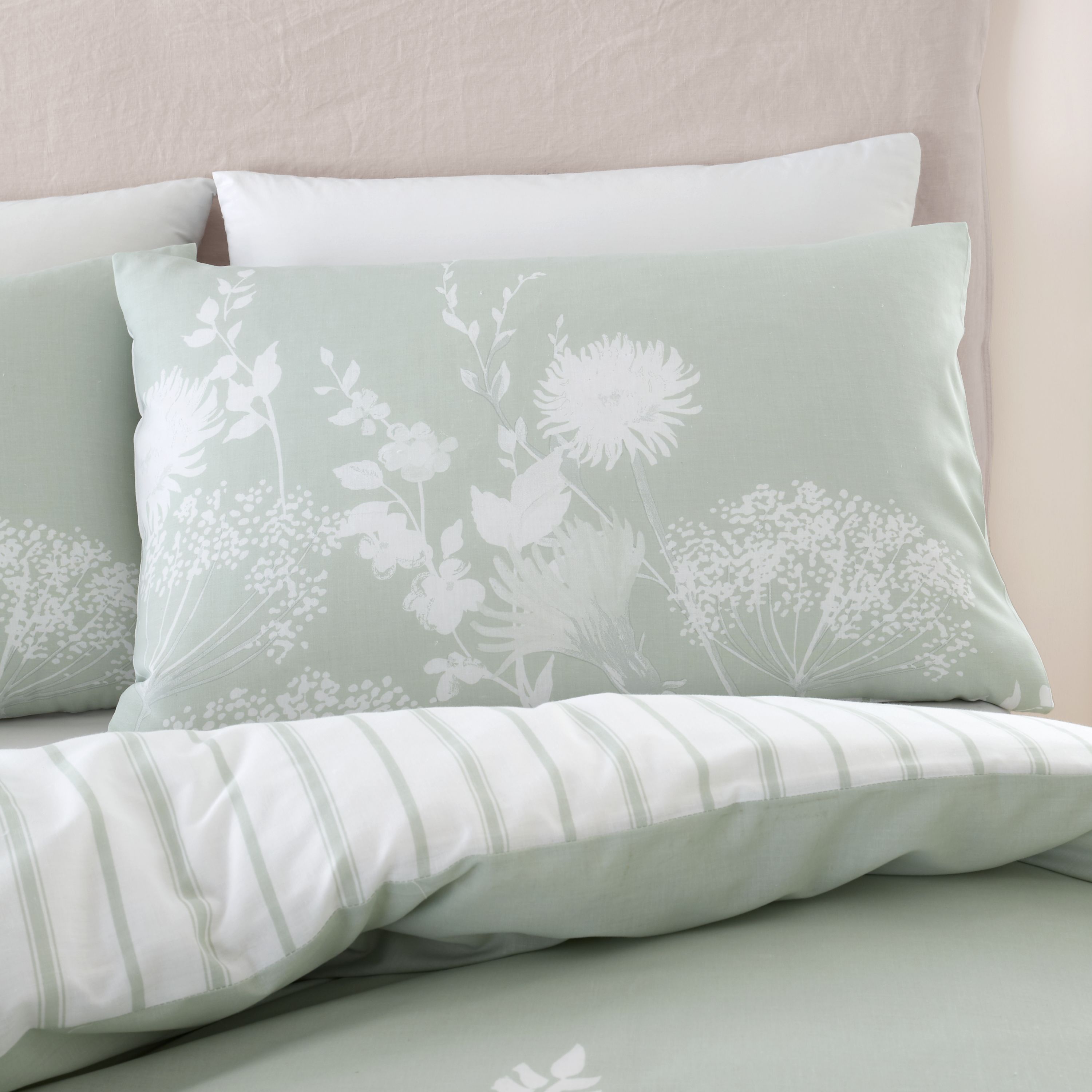 Meadowsweet Floral Reversible Duvet Cover Set, Green