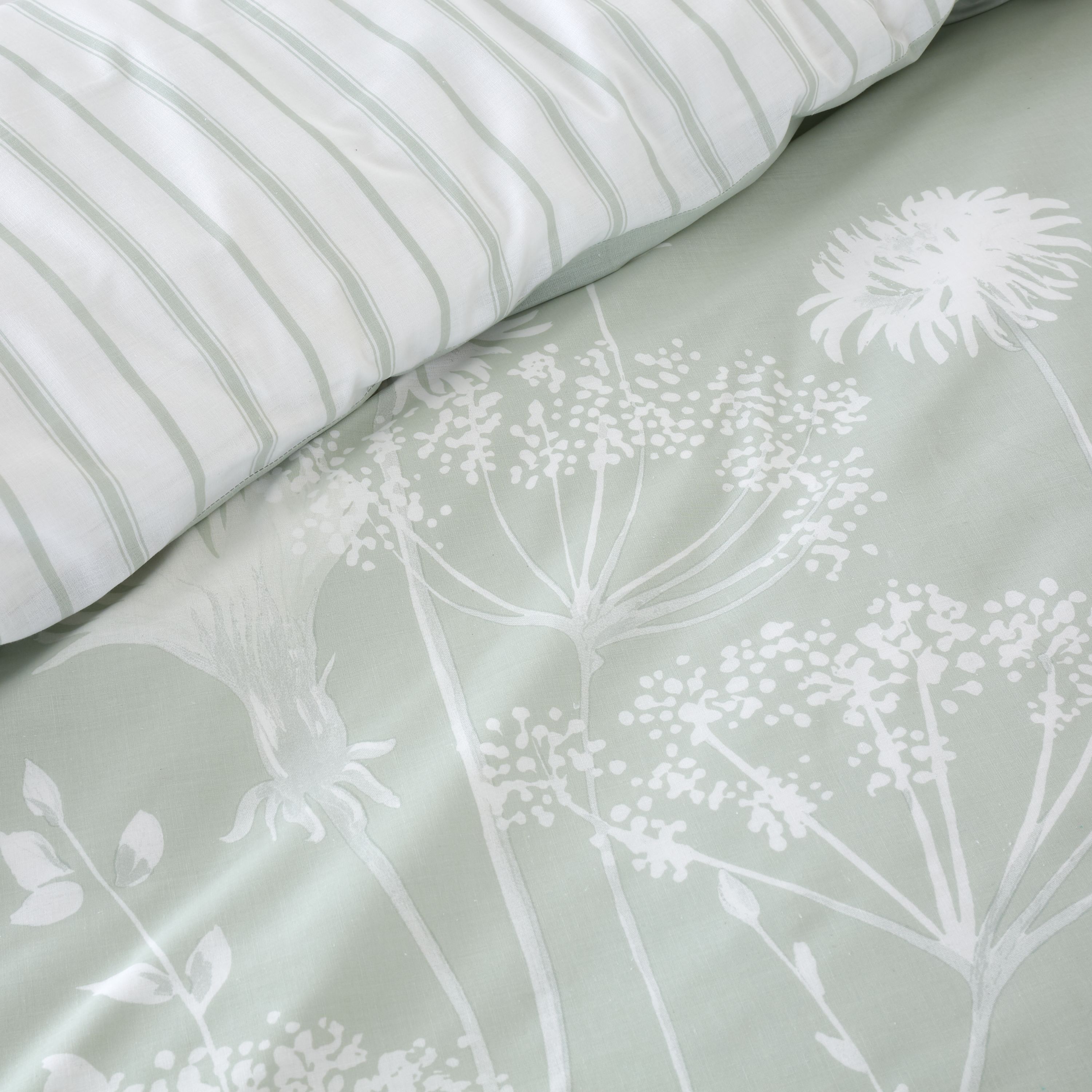 Meadowsweet Floral Reversible Duvet Cover Set, Green