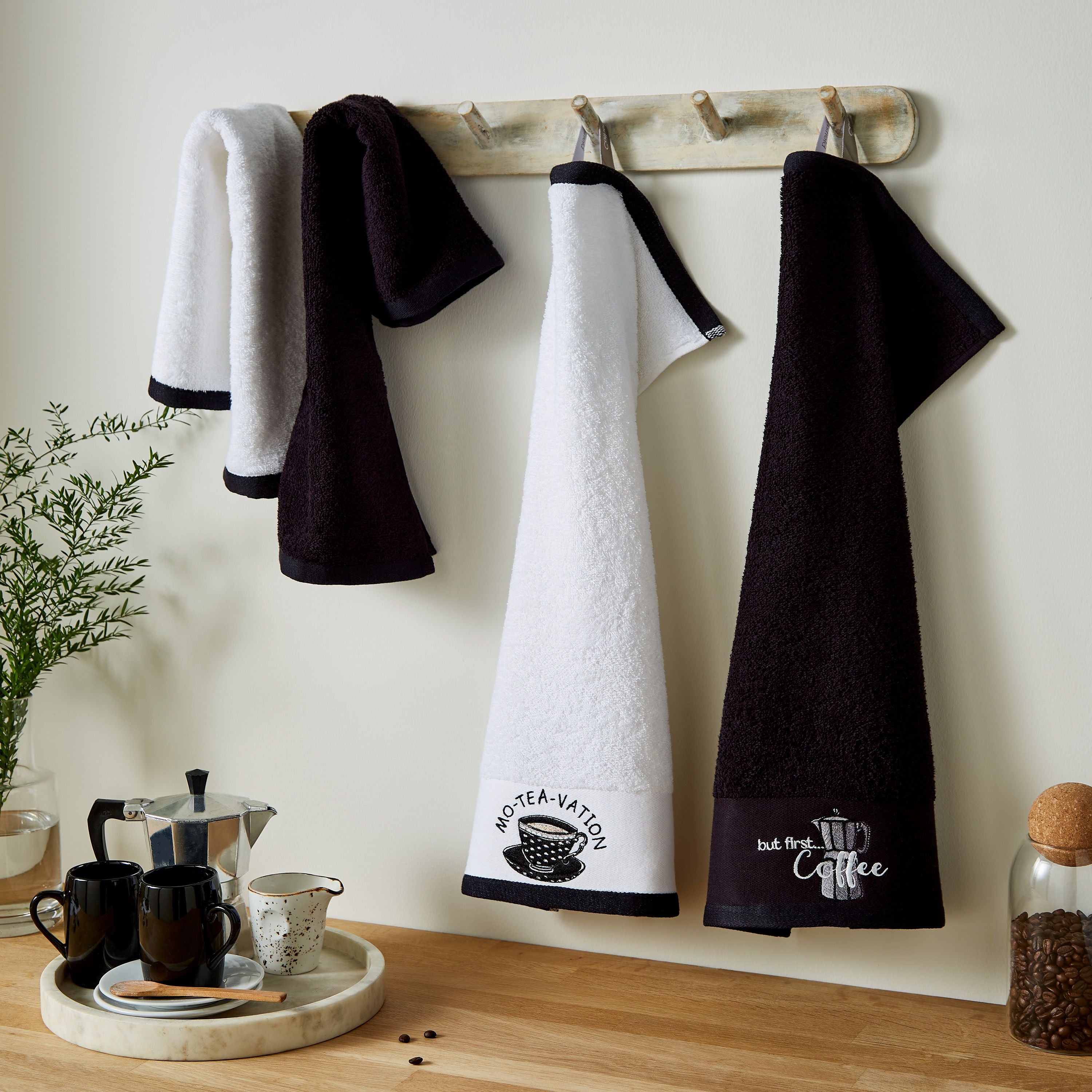 Tea and Coffee Pack of 4, Tea Towels (Black and White)