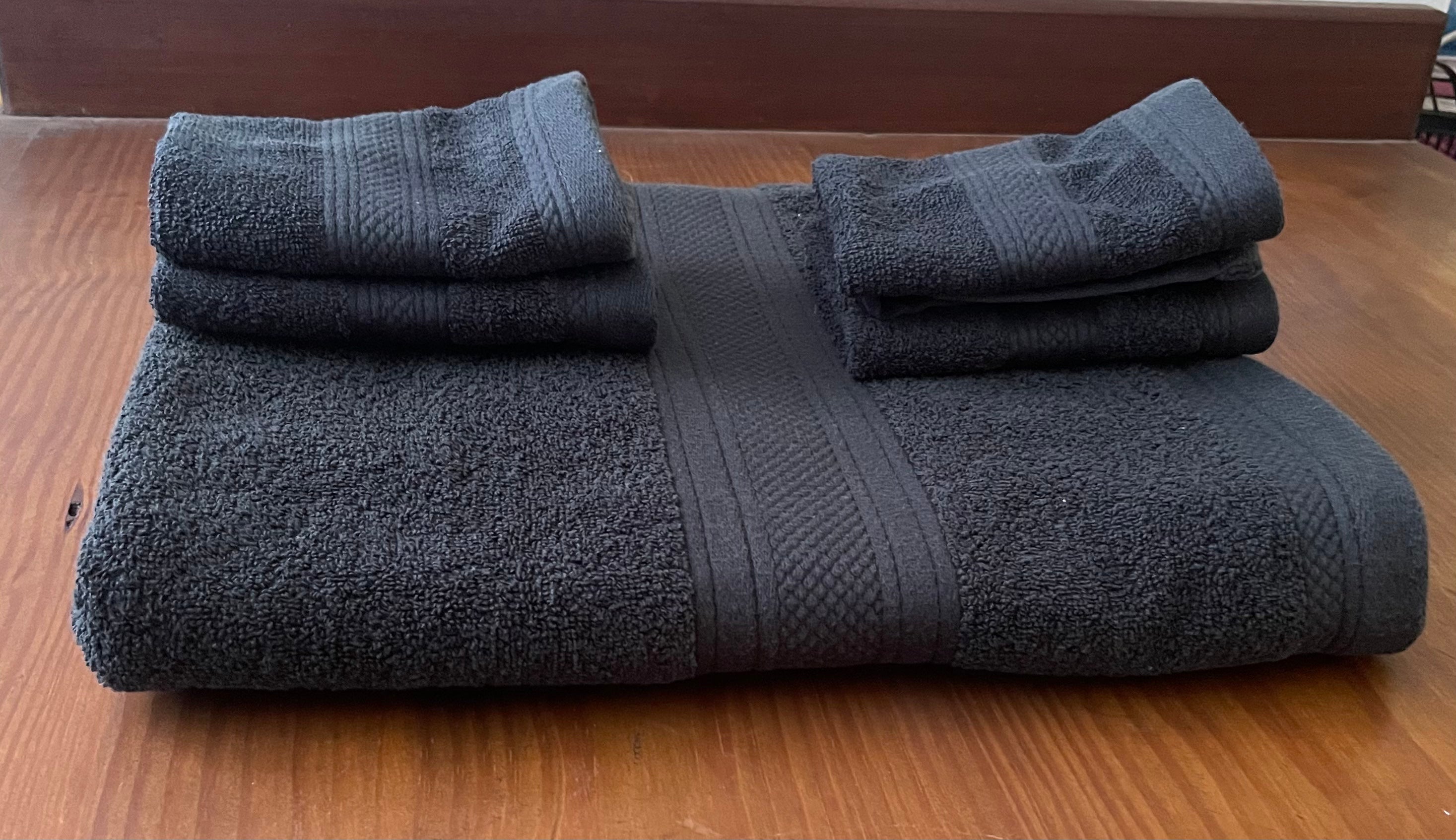 500g Cotton Towels, Black - 4 Face Cloths & 1 Bath Sheet